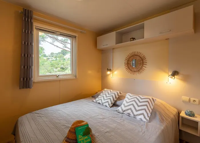 L Arbousier, Mobil-home Vue Degagee Sur La * 耶尔