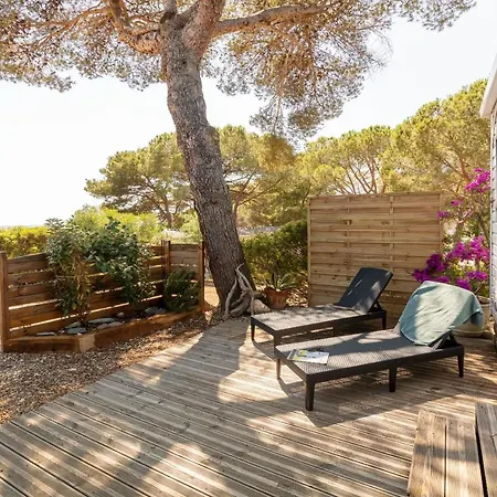 L'Arbousier, Mobil-Home Cosy Situe Sur Le Haut Du Domaine Avec Vue Degagee Sur La Mer